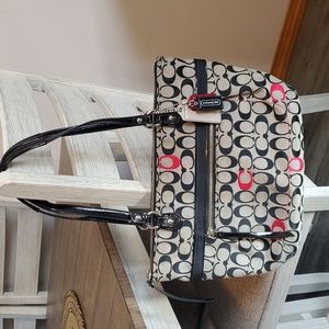 Coach 21188 Tote Signature Black and Red Jacquard